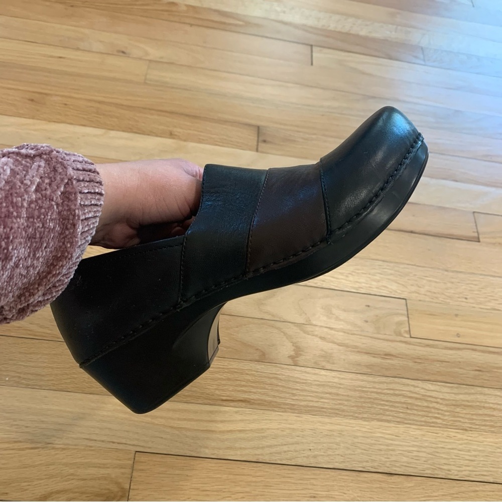 Dansko Black Leather Clog Mules with Brown Center Panel - Picture 7 of 9